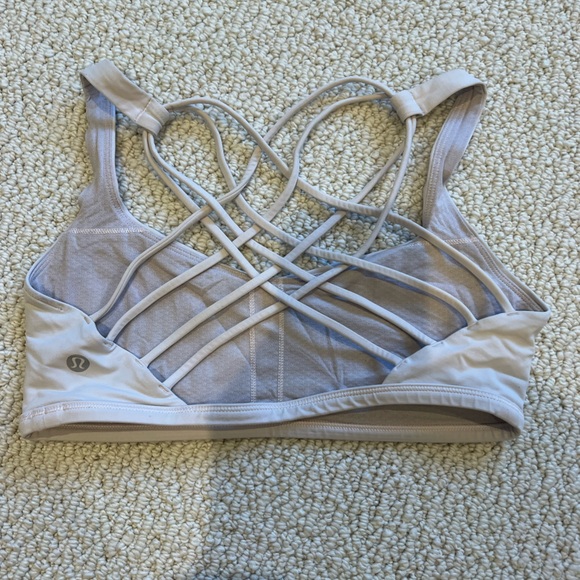 Super light pink Lululemon free to be bra size 6 - Picture 2 of 2